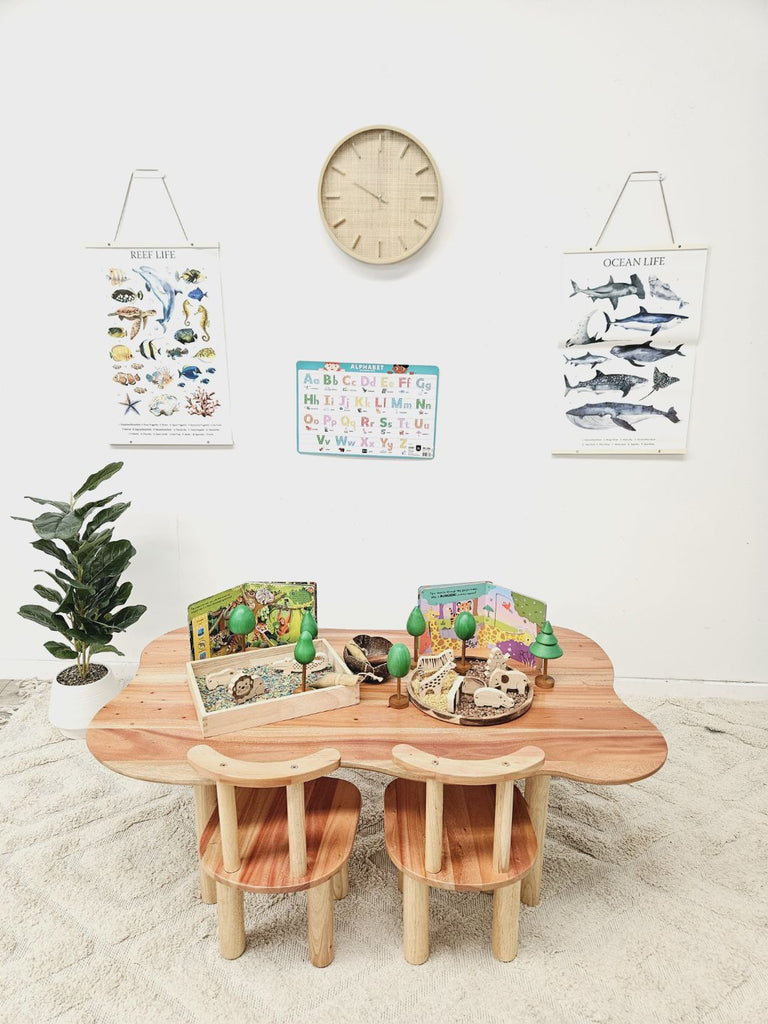 Child hardwood cloud table with 4 chairs - Kid Topia